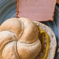 Rosetta con leberkäse
